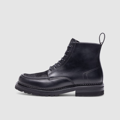 Schwarze Reiterstiefel aus Leder